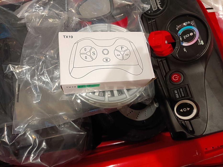 Elektryczny samochód dla dzieci Fiat do 30 kg