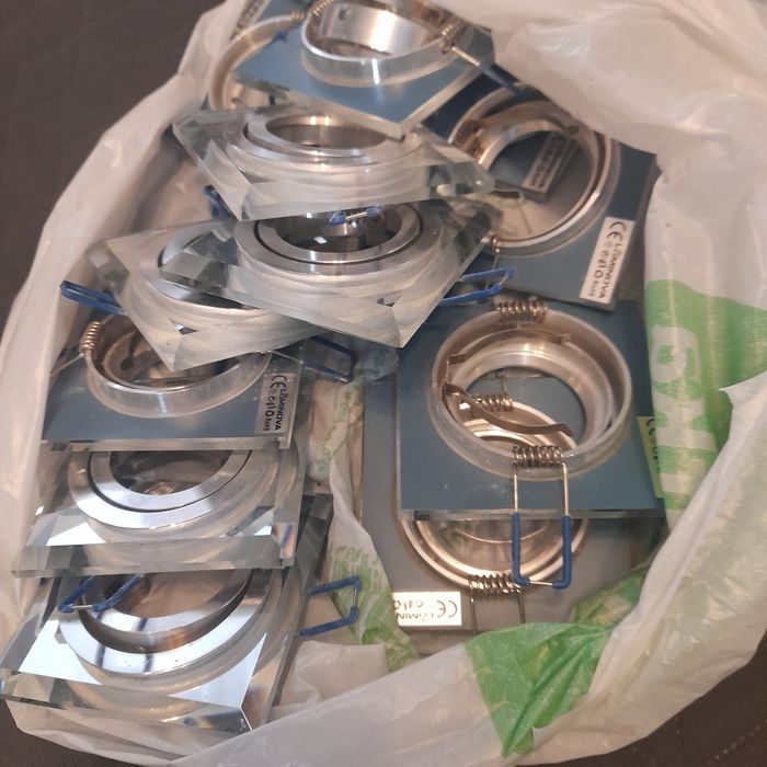 Oprawka halogenowa szklana 9x9  12 sztuk x 8zł sztuka