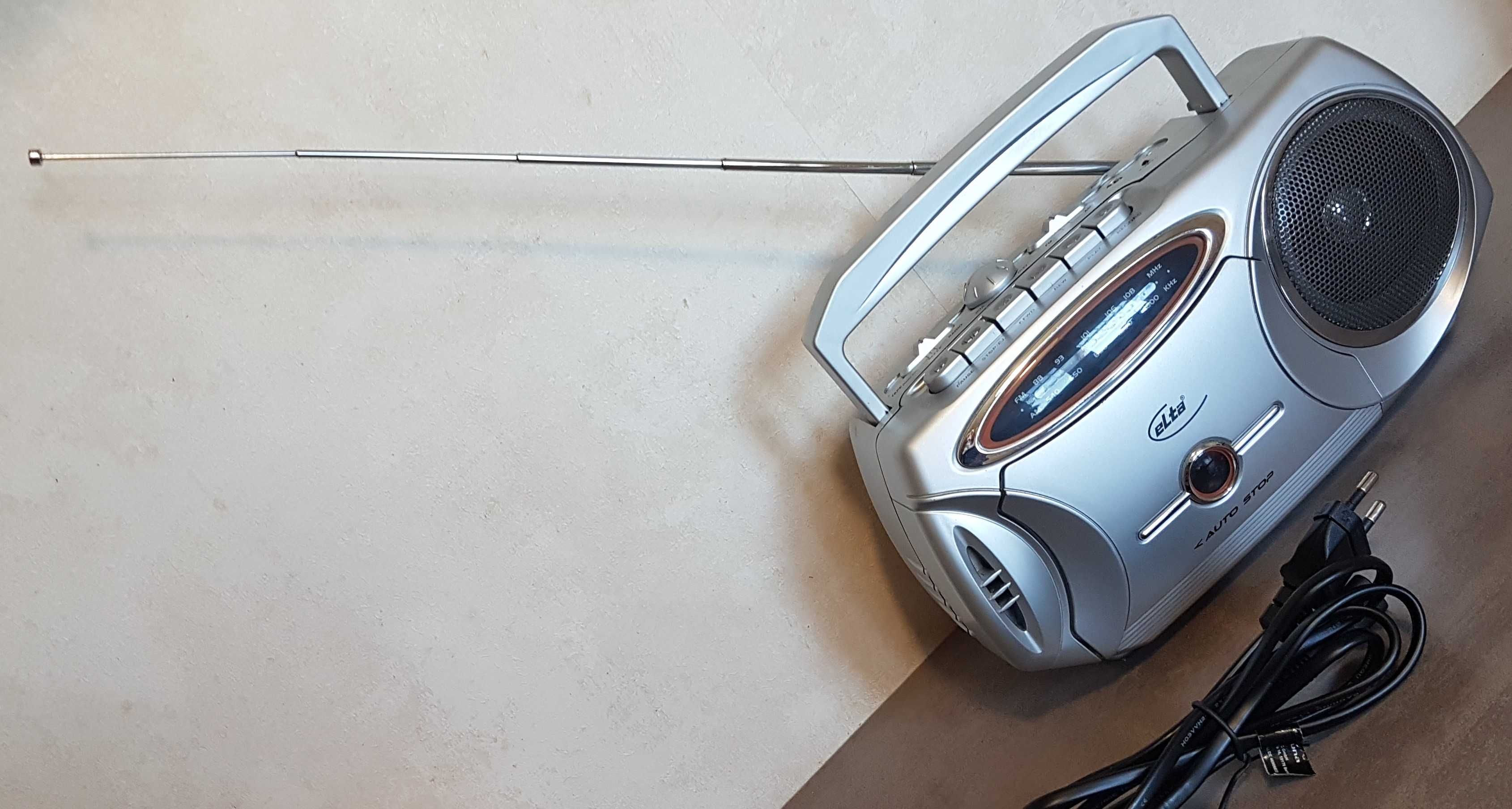 Magnetofon radiowy *ELTA*-6064N - jak nowy