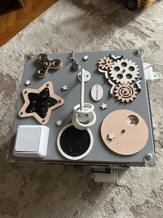 Бізікуб з ящиком для іграшок 30*30