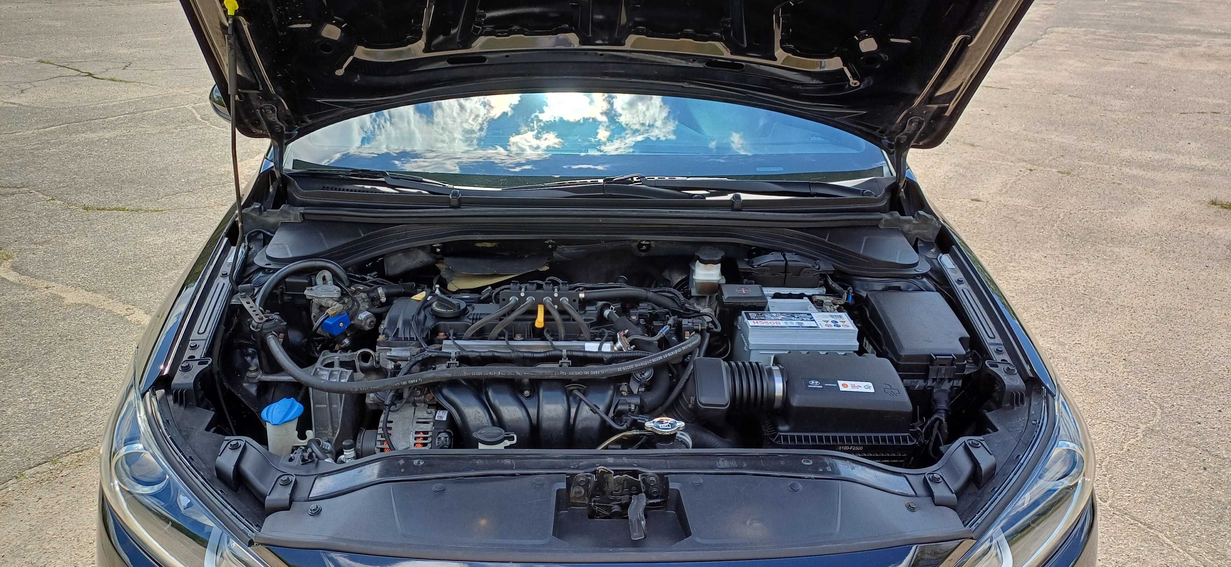 Hyundai Elantra 2.0 ГАЗ-Бензин автомат у відмінному стані
