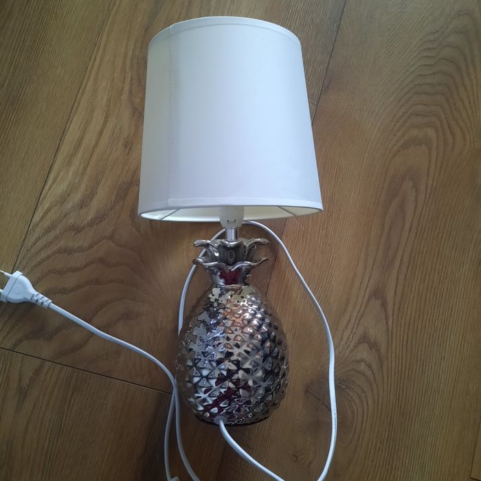 Lampa nocna do sypialni
