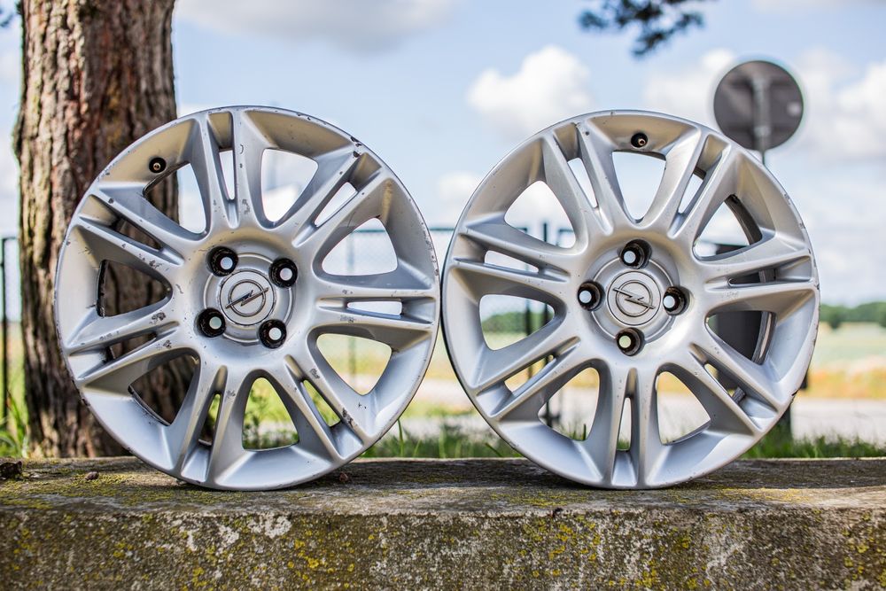 Felgi aluminiowe Opel Corsa ( x 4 ) Rozmiar 15