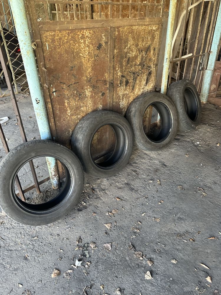 Шини літні 235/60 r18 Continental