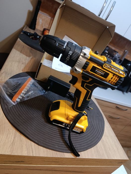 Wkrętarka nowa cały zestaw cen 99 zl