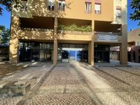 Loja em telheiras 100m2