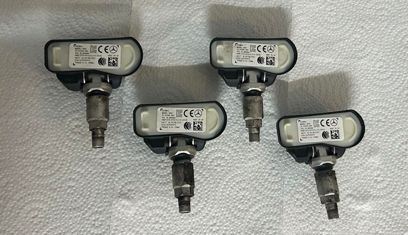 4x Czujniki ciśnienia TPMS oryginał MERCEDES GG4 MRXGG4 2546A-GG4