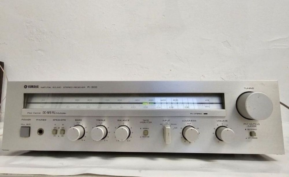 Amplituner Yamaha R-300. Made in Japan