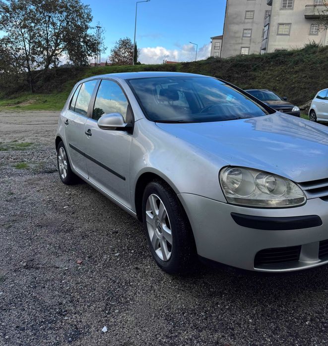 Volkswagen Golf 5 – 2005 | 200.000 km | Sem nada a fazer!