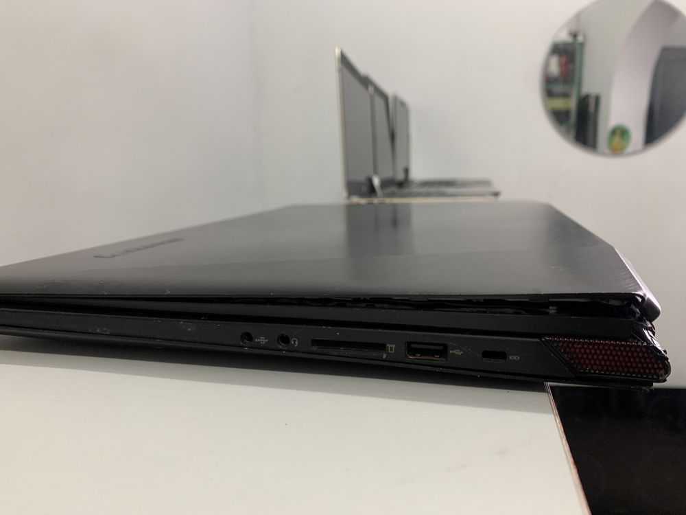 Ігровий ноутбук Lenovo Y70-70 Touch