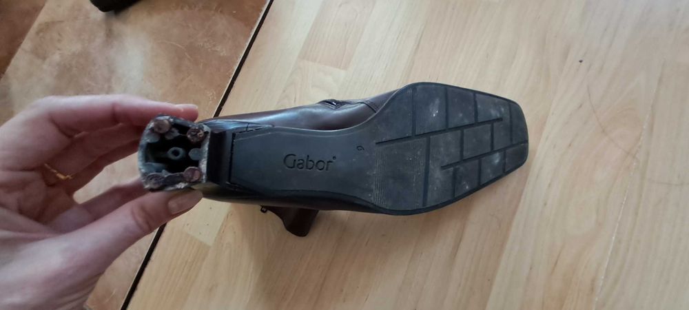 Шкіряні Жіночі демісезонні чобітки Gabor р.39