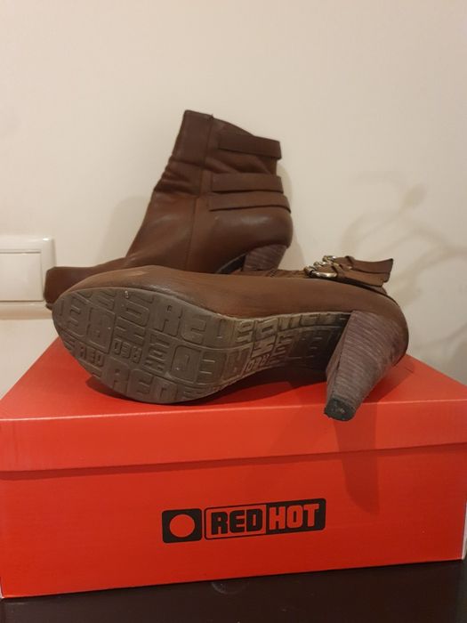 Botim castanho Red Hot