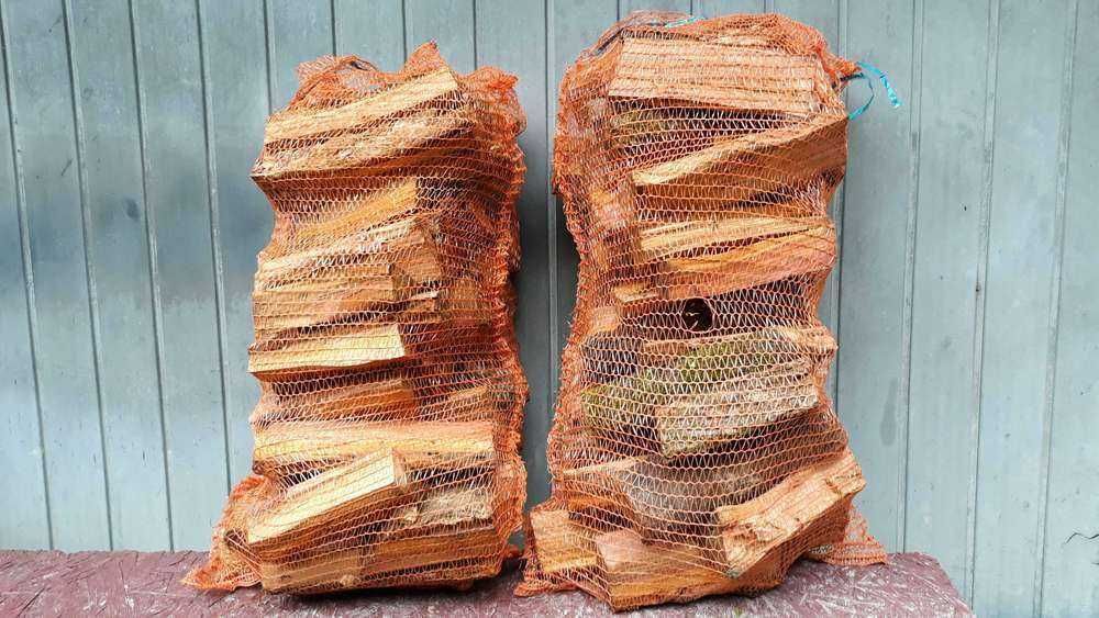 Drewno drzewo w worku (śliwa) do wędzenia lub na opał