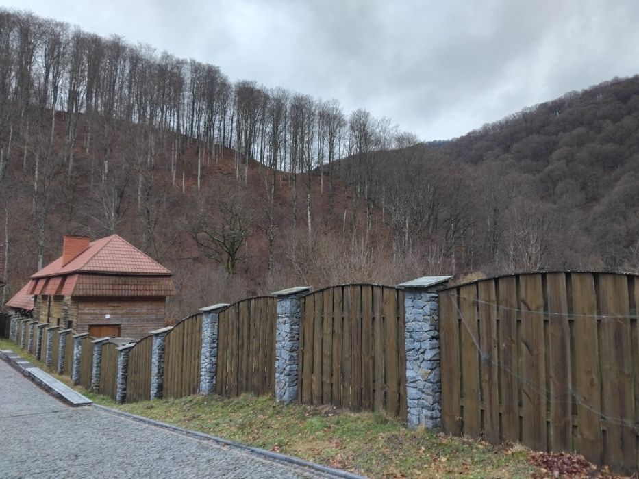 Маєток у горах Карпат с Вовчий Закарпатської області