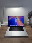 MacBook Pro 16’ 2021 24-Core GPU M1 MAX 64GB 1TB Silver 90%
