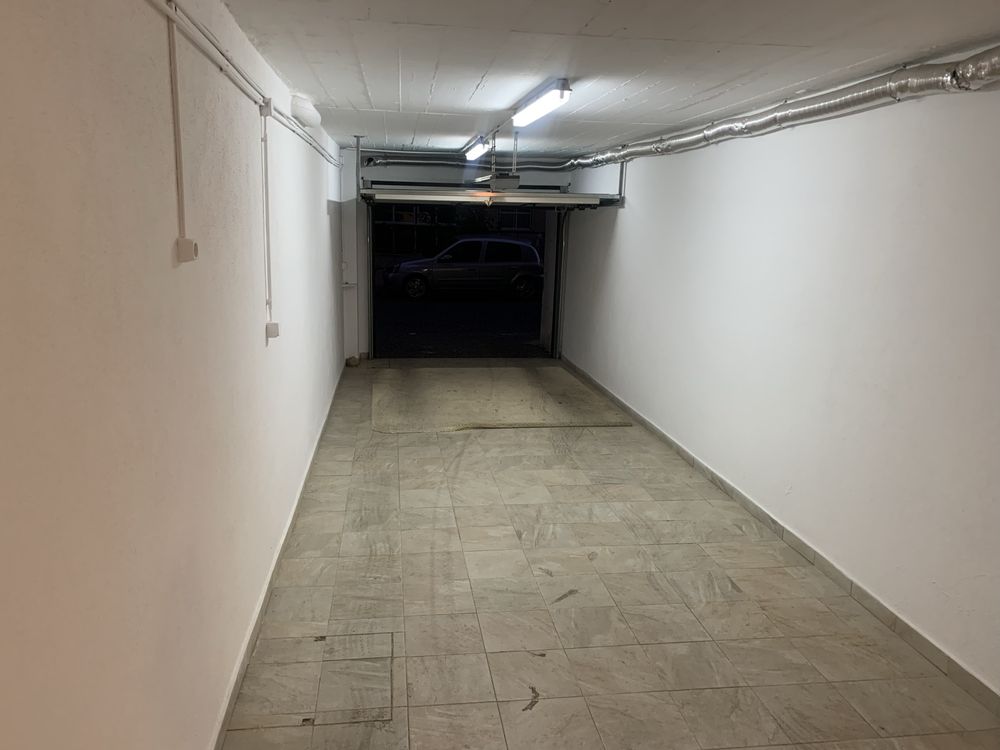 Garagem Partilhada ( Arrenda-se) • Tapada das Mercês