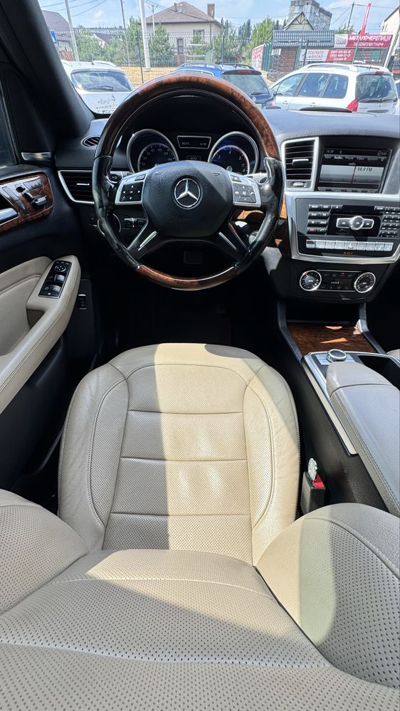 Mercedes-Benz W166 ML 250 BLUETEC 4 Matic 2015 р 2,1 Дизель 7АКПП