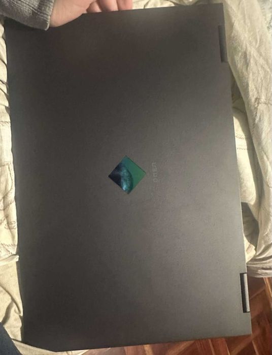 HP 16 omen 8gb de RAM 500gb de memória