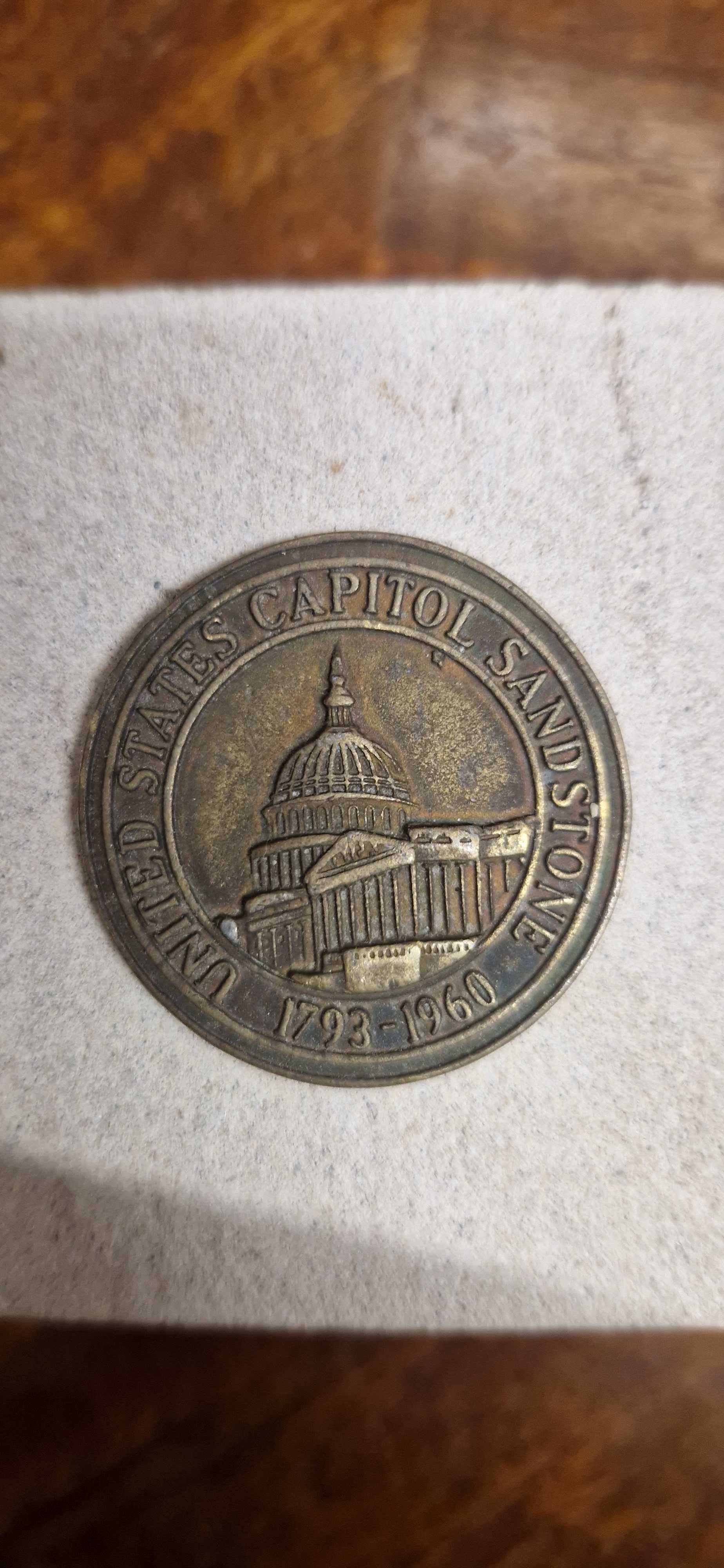 artefakt historyczny piaskowiec z Kapitolu USA lata1793- 19 60 dekor