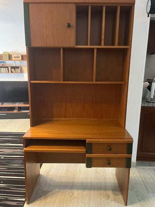 Secretária com módulos superior