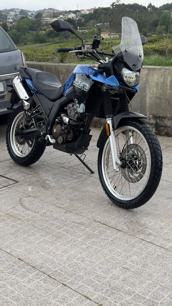 Vendo mota um dsr adventure 125cc