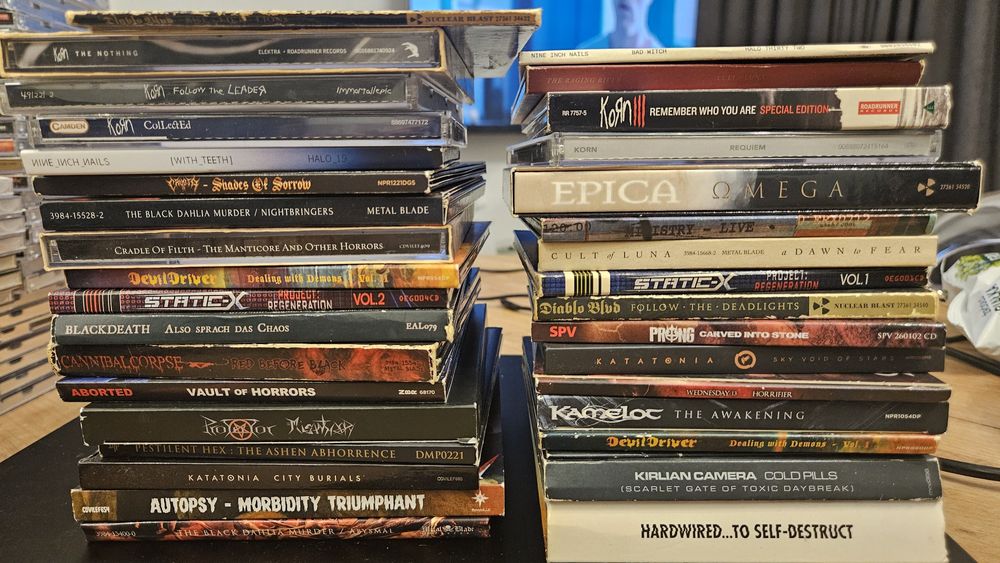 Płyty Metalowe Cd (ok 150 szt.), sprzdaje na sztuki ii