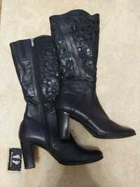 Зимові шкіряні чобітки, нові, розмір 39. Ціна 1500 грн