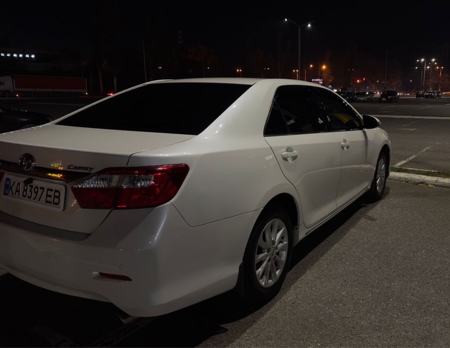 Toyota Camry 2011 рік