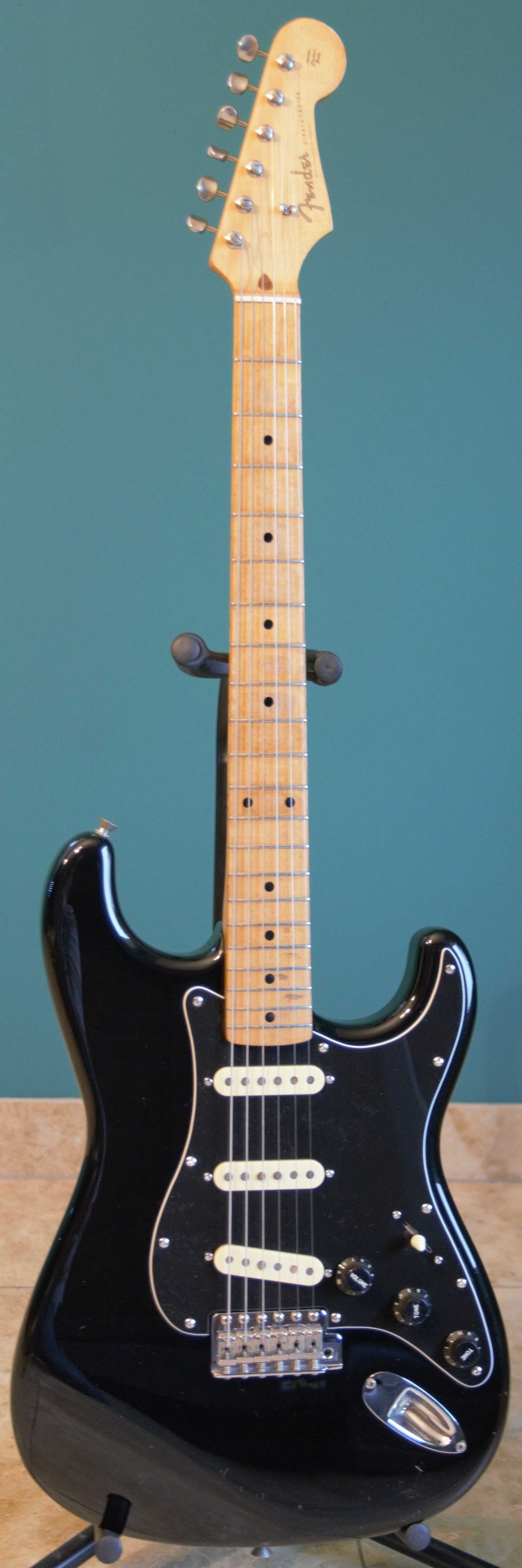 FENDER stratocaster made in japan