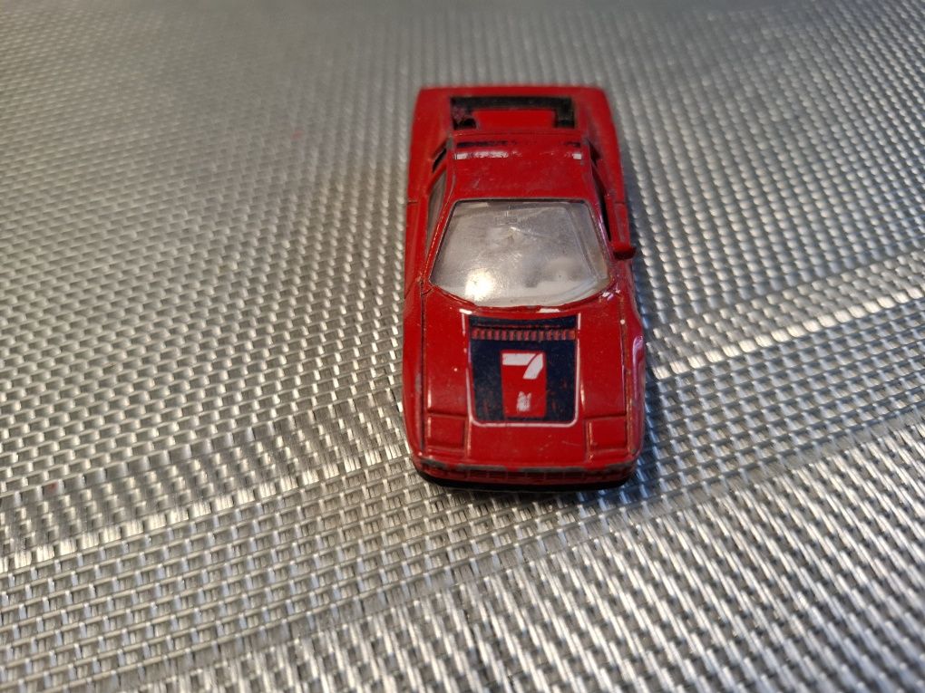 Model samochodu skala 1:64