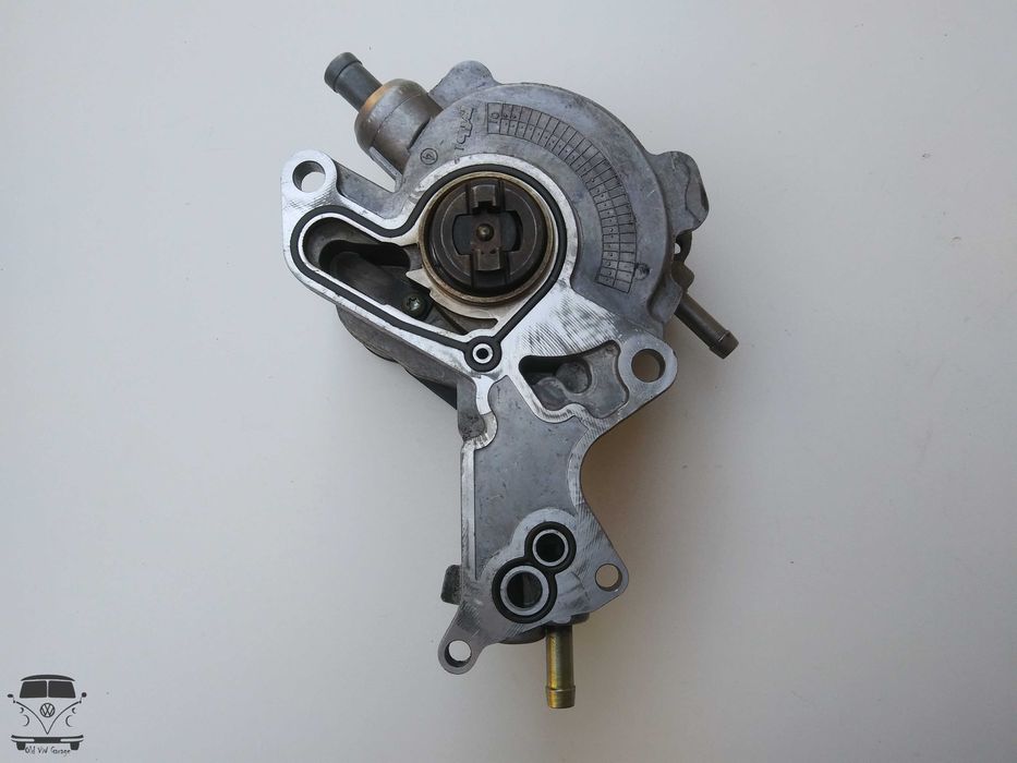 Вакуумный насос (тандемный) (038 145 209 А) Гольф 4 Шкода Пассат Б5