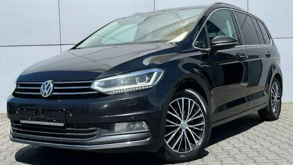Volkswagen Touran Automat / Panorama / Parktronic / Kamera / Navi / 7Osobowy / Led