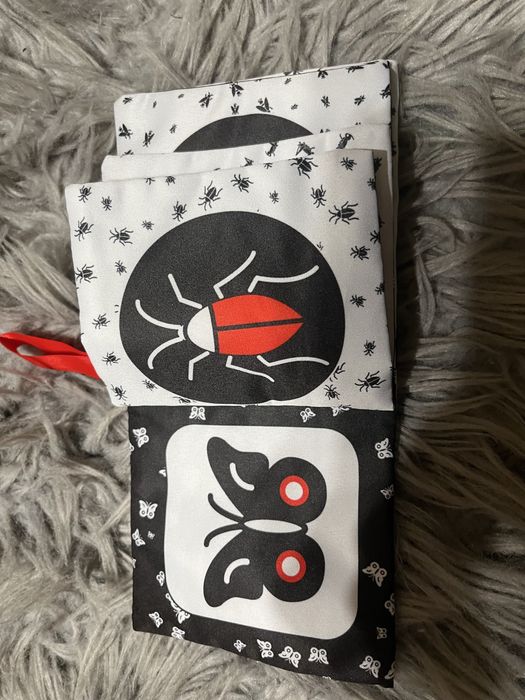 Книжечка у коляску або в кроватеу