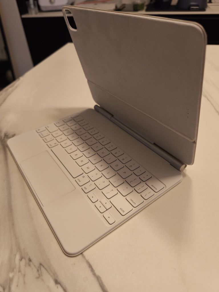 Etui z klawiatura Apple A2261