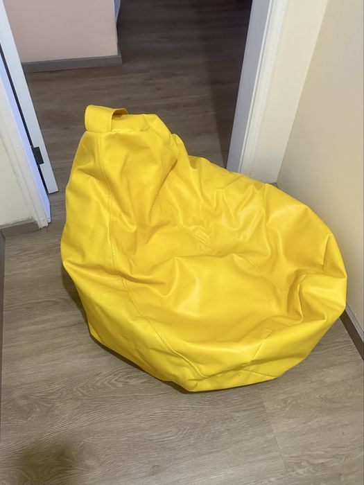 Pufe pera amarelo