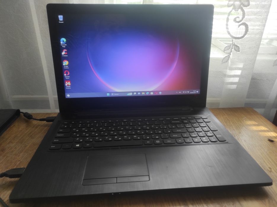 Ноутбук Lenovo 15.6'' intel pentium n3540 4 ядерний ssd 64гб 4гб озу