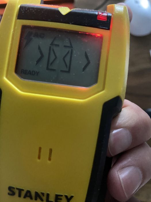 Stenley детектор проводки