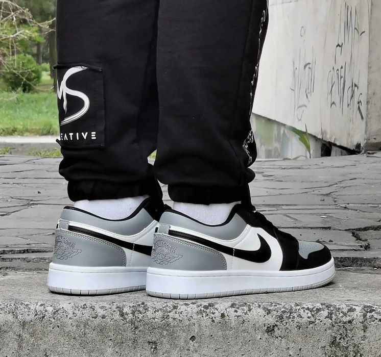 Мужские Кроссовки Найк Белые Серые Джорданы Черные