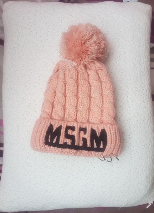 Nowa świetna czapka z pomponem i futerkiem w środku