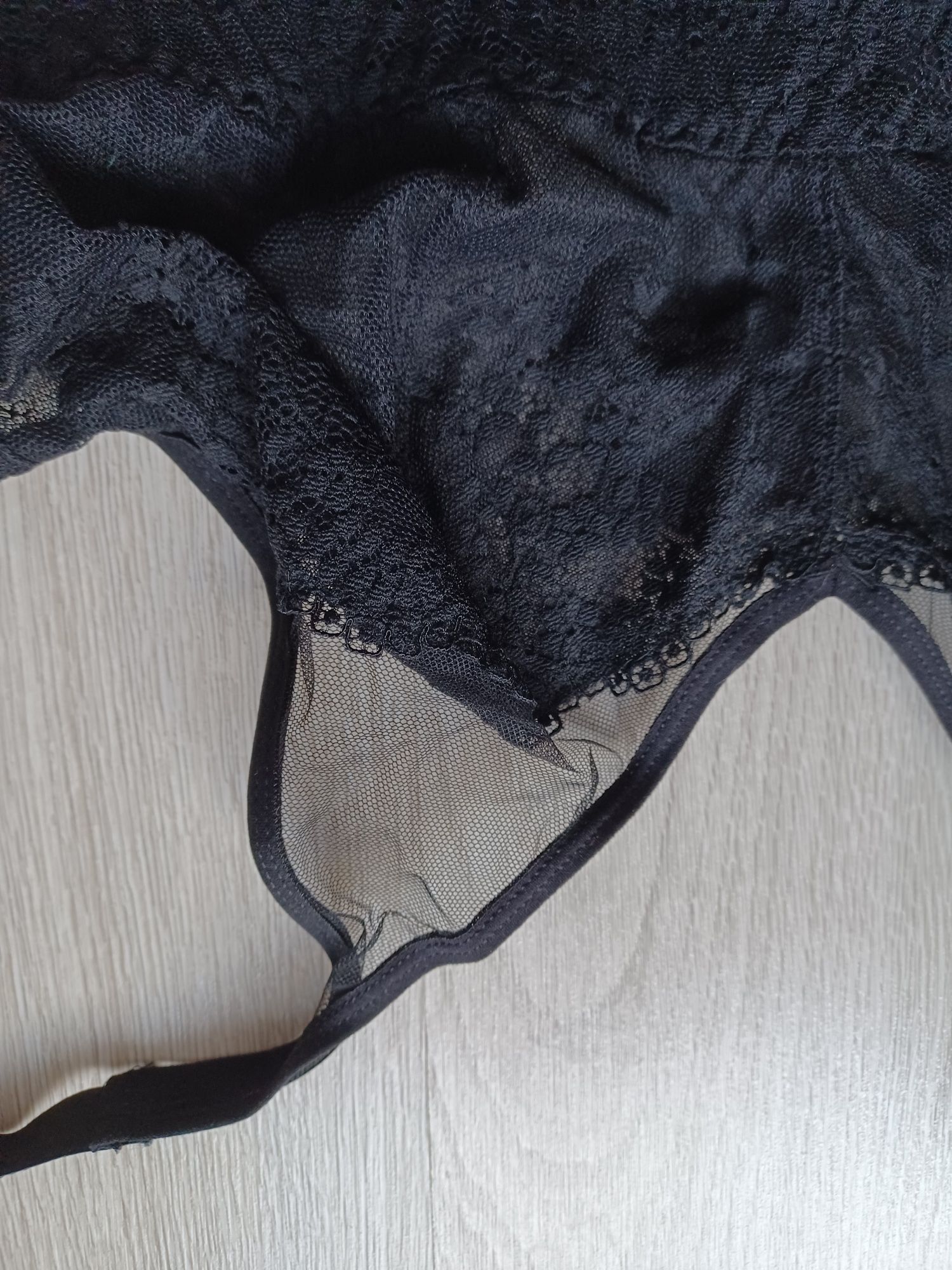 Biustonosz czarny Bralette, 75C, Gorsenia