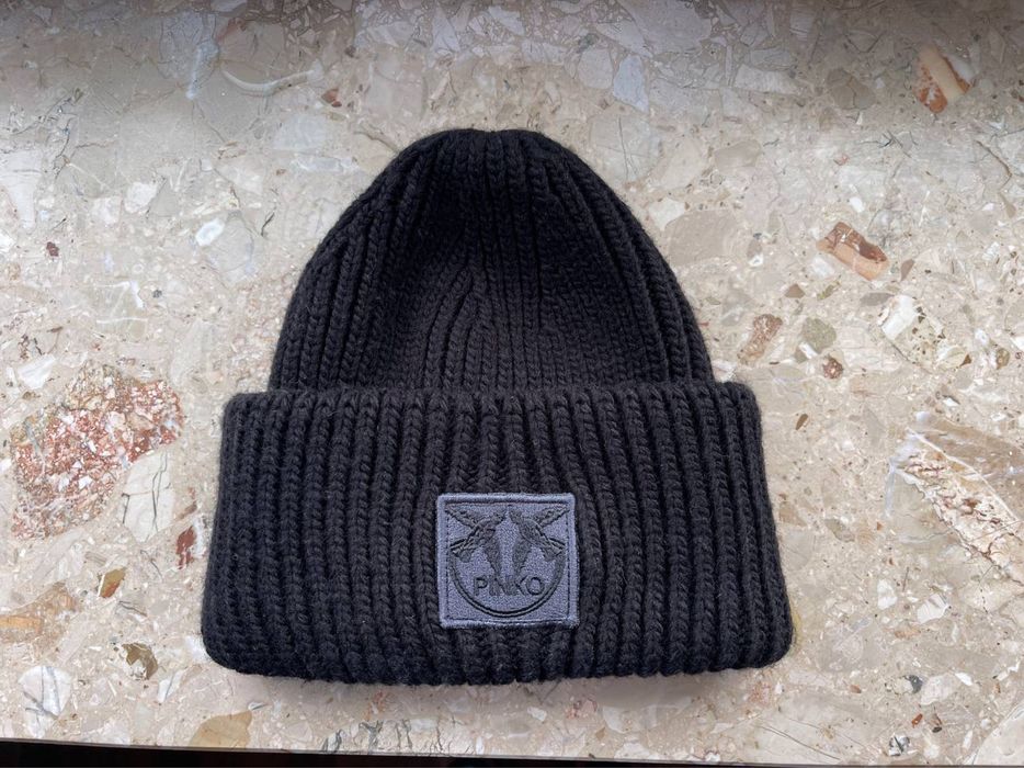 Шапочка Pinko, дуже тепла шапка, нова