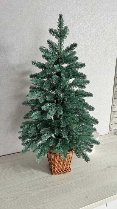 Новогодняя елка литая. Искусственная елка. Штучна ялинка лита.