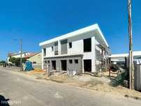 Moradia T4 em Construção com Piscina