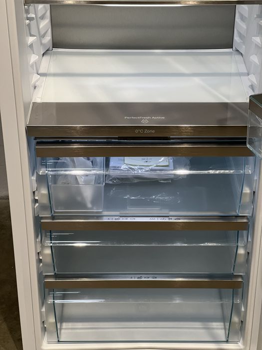 Вбудований холодильник K 7773 D. WI-FI/ Полиці що освітлюються/ TOP 24