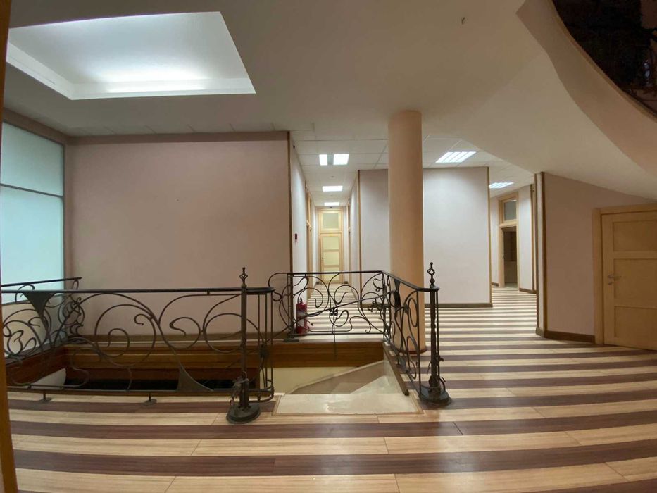 Офисное Здание 1660м.кв.Саксаганского.Печерск.Цена Обсуждается.БЕЗ%