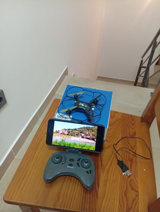 Drone ATOYX - pequeno, potente e com camera HD
