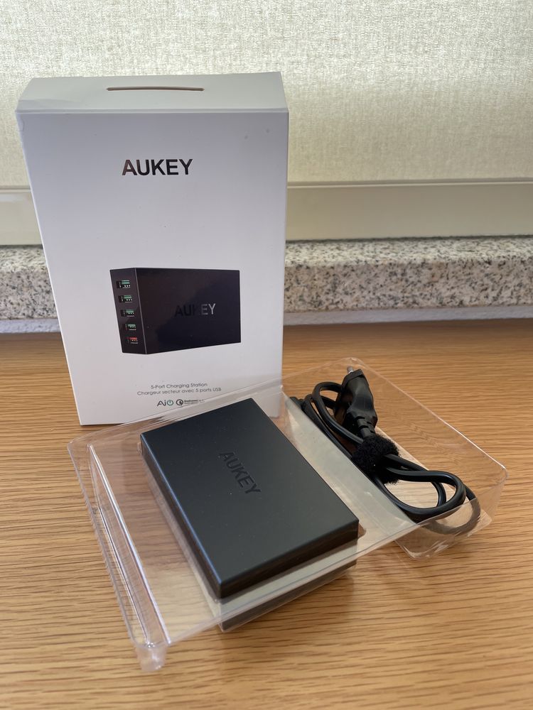 Carregador de Dispositivos Móveis | Aukey | Preto | *NOVO*