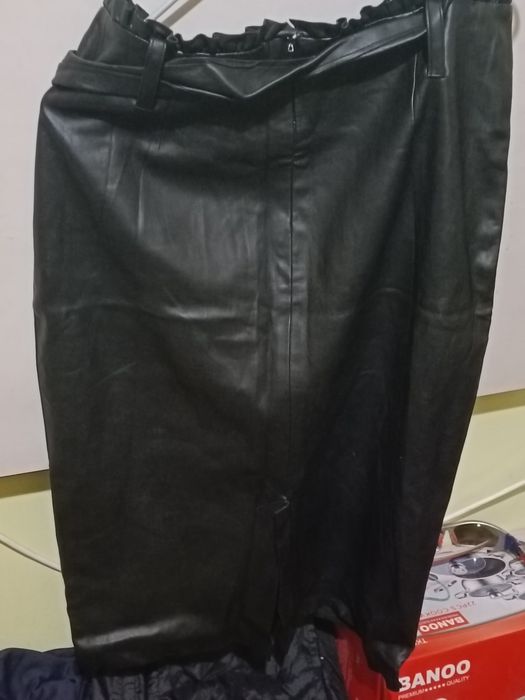 Юбка Zara очень хорошего качества купите не пожалеете.