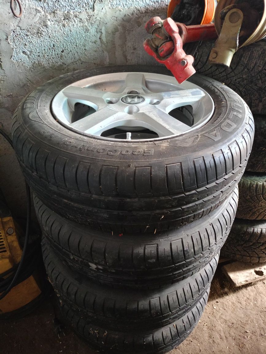 Felgi aluminiowe Honda R15 z oponami jak nowe