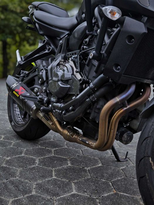 Escape Akrapovic Carbon Completo MT 07